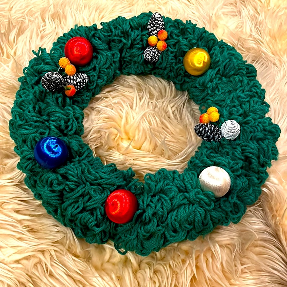 Vintage Holiday Yarn Wreath!